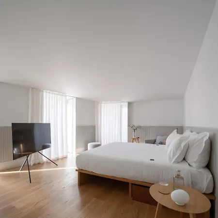 Montecarmo12 - Design Boutique מלון ליסבון